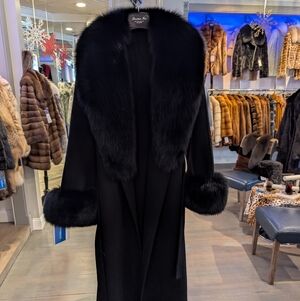 Elegant Black Cashmere With Fox Fur Trim Coat